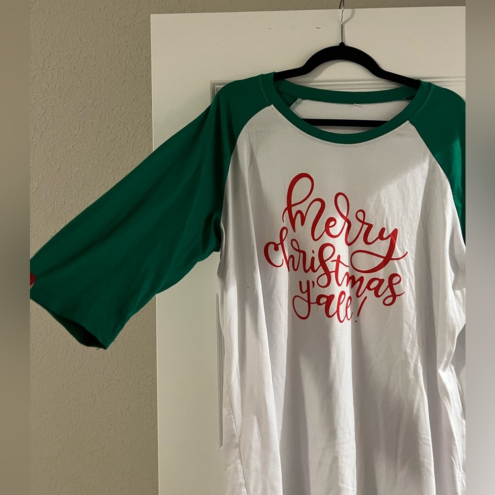 Christmas Raglan Tee, Size XL, Long and oversized
